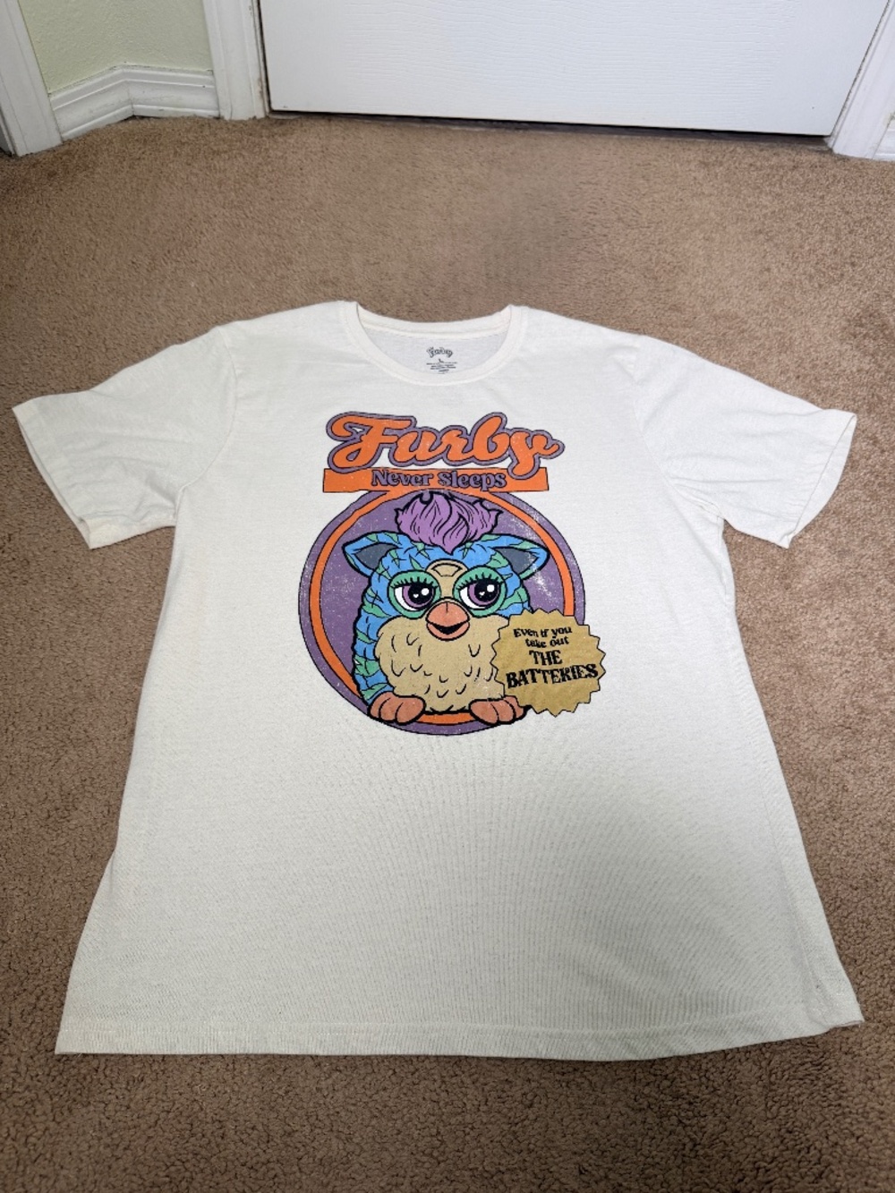 Furby Never Sleeps Graphic T-Shirt Off White Cream Retro Y2K Style Size Large